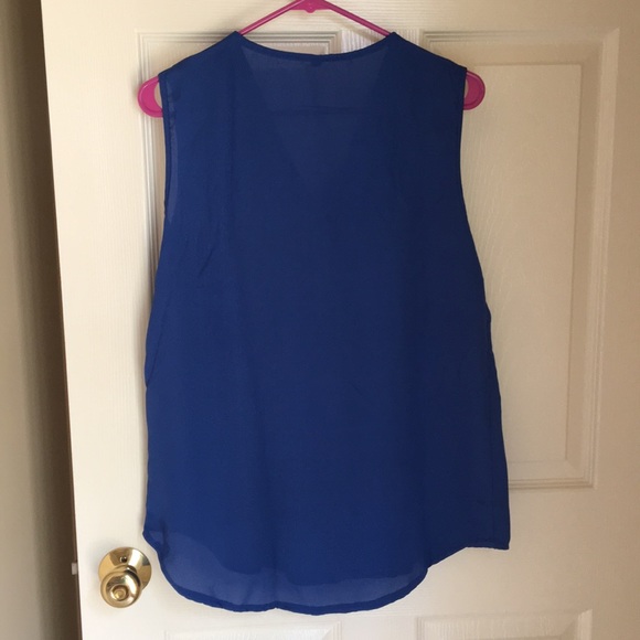 Blouse - Picture 2 of 2